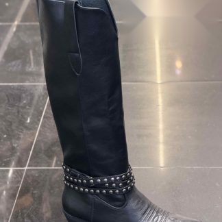 Bota cowboy con correa de tachuelas en color Negro – Maison Atelier