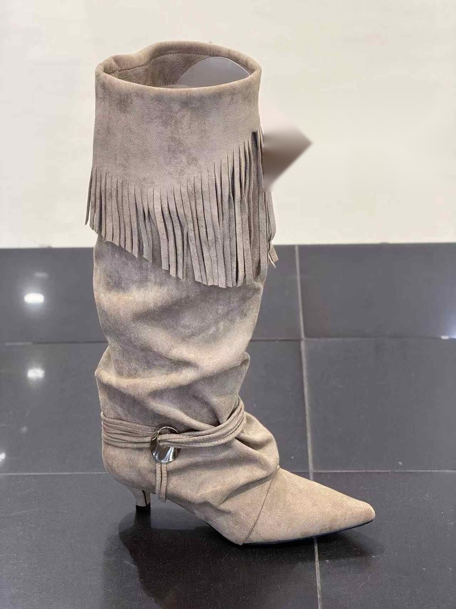 Bota slouchy con flecos en color Taupe – Maison Atelier