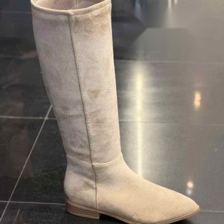 Bota alta de ante en color Beige – Maison Atelier