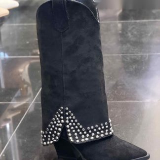 Bota con solapa de tachuelas en color Negro – Maison Atelier