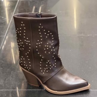 Bota cowboy de caña ancha con tachuelas en color Marrón – Maison Atelier