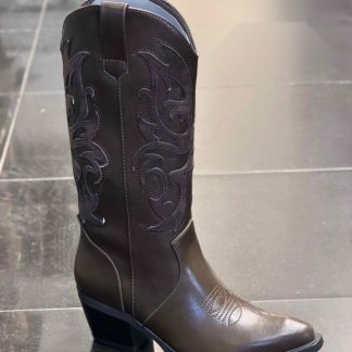 Bota cowboy alta de piel bordada en color Marrón – Maison Atelier