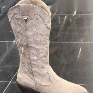 Bota cowboy calada en color Beige – Maison Atelier